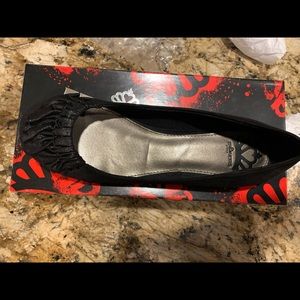 NIB Fergalicious women’s size 9 black flats.